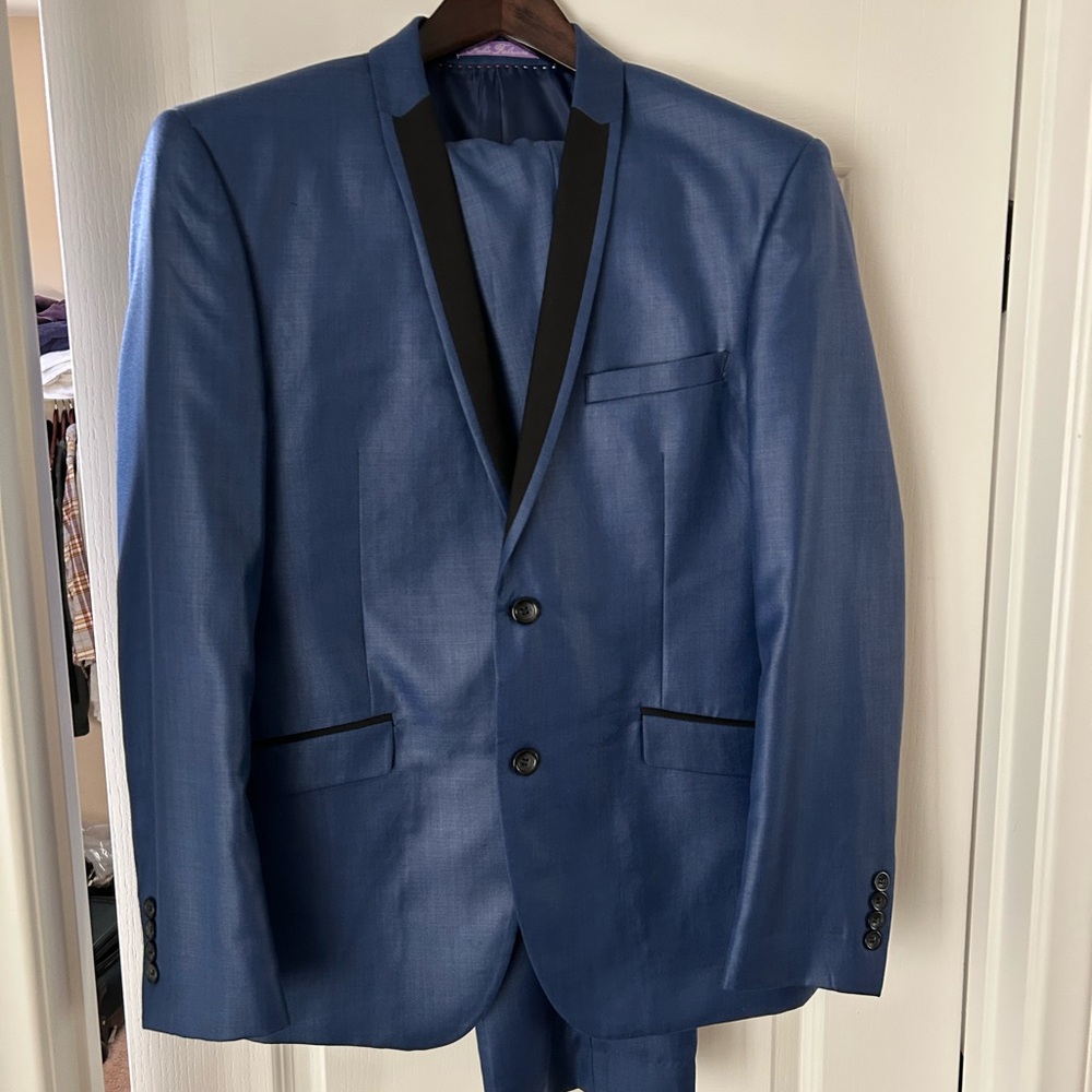 Blue Suit Toxedo with Slim Fit and Textured Fabric